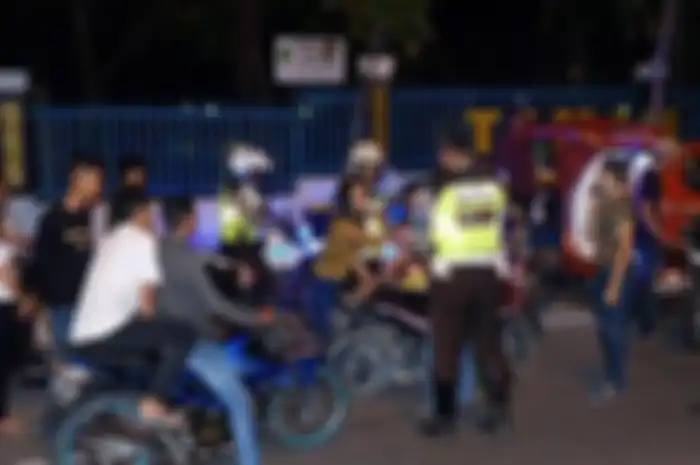Sahur on the road (SOTR) kerap berujung bentrokan di jalan raya.