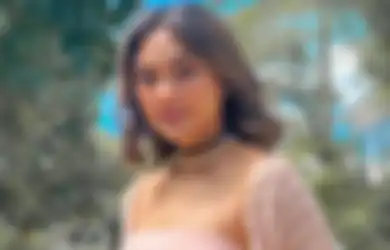 Pamer Foto Bercelana Kelewat Pendek yang Bikin Imajinasi Laki-laki Makin Liar, Ternyata Penyanyi Jebolan Indonesian Idol Ini Sukses Pancing Hotman Paris Keluarkan Jurus Maut: 'DM Hotman Nanti Diajak Shopping'
