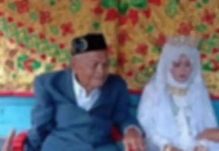 Meski Langkahnya Tertatih, Kakek 103 Tahun Ini Masih Semangat Menikahi Gadis Pujaannya yang Umurnya Terpaut 73 Tahun, Saat Ditanya Malam Pertama Begini Jawabannya