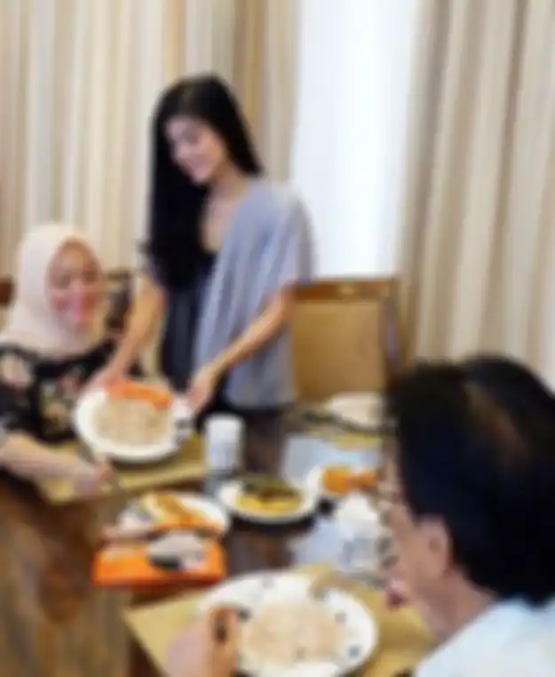 Ruang makan Raya Kohandi