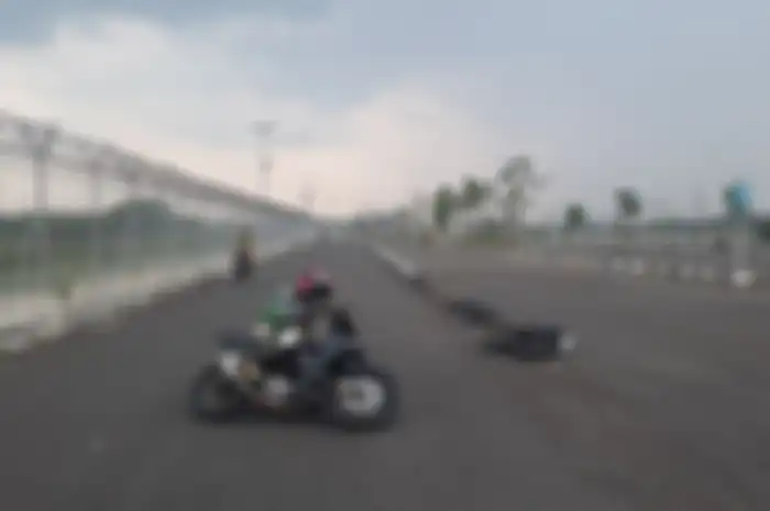 sirkuit balap motor di bandara Ngloram Blora, Jawa Tengah