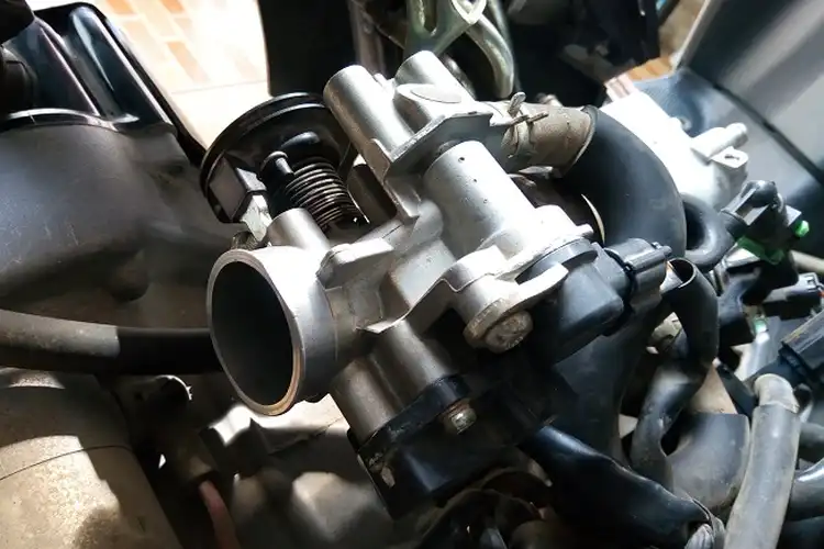Ini Solusi Mudah Jika Langsam Motor Matik Yamaha Tidak Stabil 