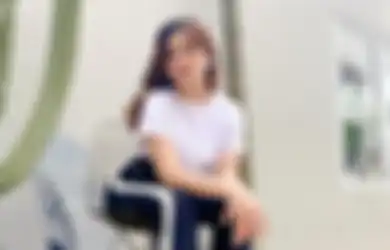 5 Gaya Outfit Kasual Mahalini Kalau Enggak Lagi Manggung Modis