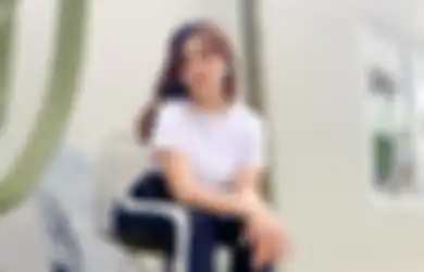 5 Gaya Outfit Kasual Mahalini Kalau Enggak Lagi Manggung Modis