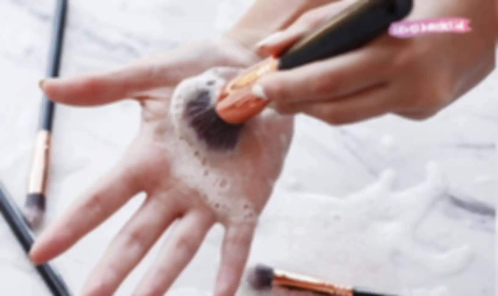 cara mencuci brush make up