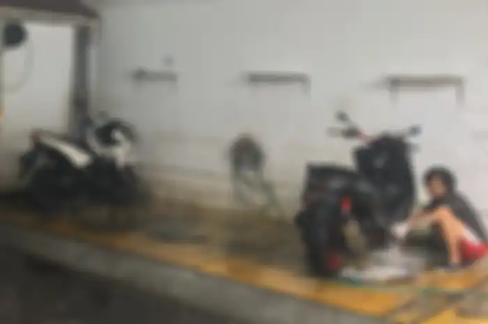 Perhatikan hal-hal penting sebelum mencuci motor.