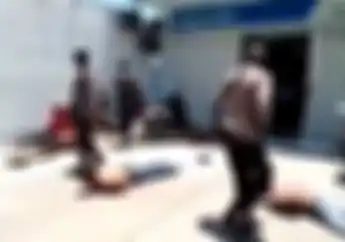 Mencekam, Polisi Bermotor Tangkap Oknum Korban Bencana Penjarah Toko Ponsel di Palu, Warga Histeris