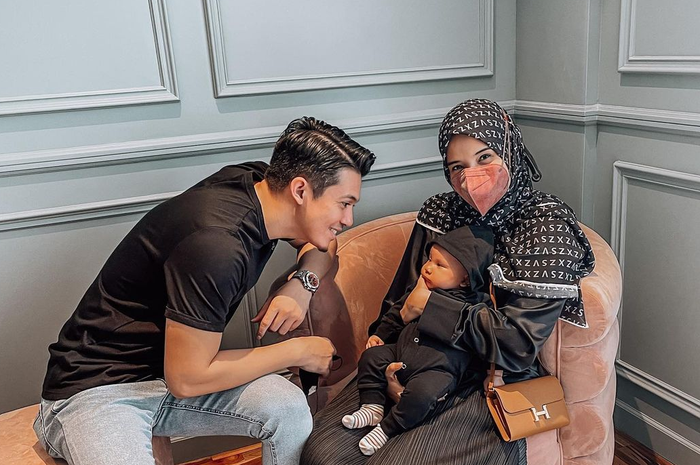 Keluarga Zaskia Sungkar dan Irwansyah