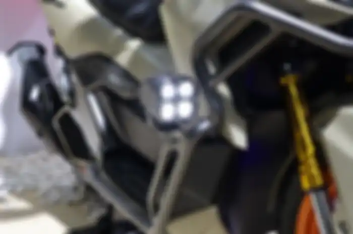 Ilustrai. Hati-hati modifikasi motor seperti ini berisiko bikin aki motor rusak, bahkan bisa meledak.
