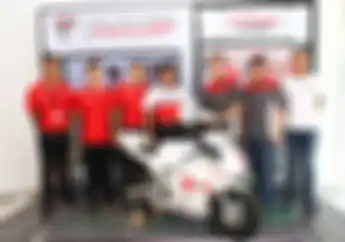 Helm Lokal Semakin Mendunia, KYT Jalin Kerjasama dengan Tim Balap Thailand