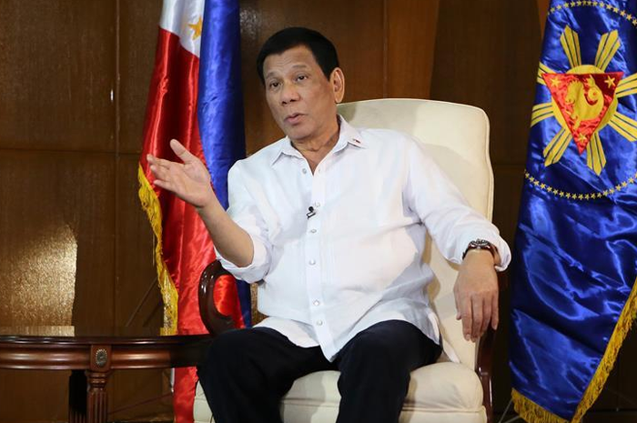 Duterte menekankan,"(Memang) ini adalah tanggung jawab bersama, namun porsi tanggung jawab anda (AS) tidak gratis."