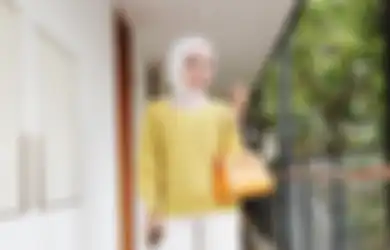 Pamer Foto Sambil Tenteng Tas Puluhan Juta, Medina Zein Kena Mental Ditagih Hutang oleh Rachel Venya, Warganet Auto Rame!