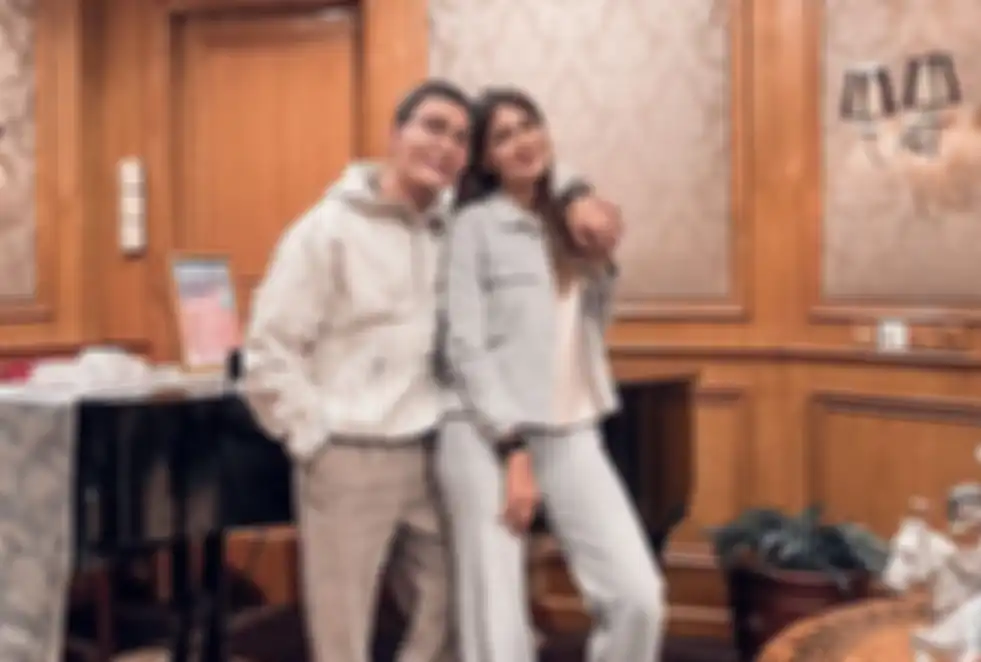 Potret Luna Maya bersama Otis Hahijary