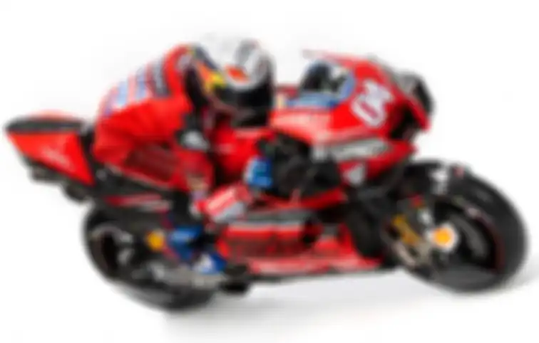 Andrea Dovizioso pamer helm baru dan Ducati Desmosedici GP20