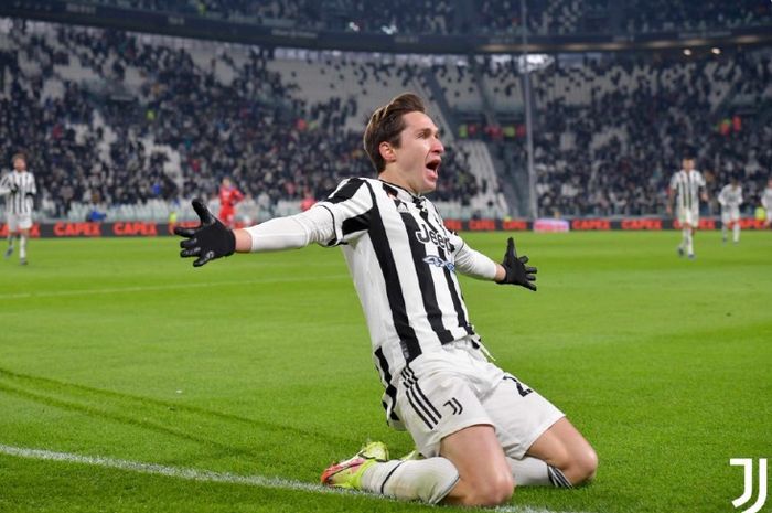 Ekspresi penyerang Juventus, Federico Chiesa, usai mencetak gol ke gawang Napoli, Kamis (6/1/2022).