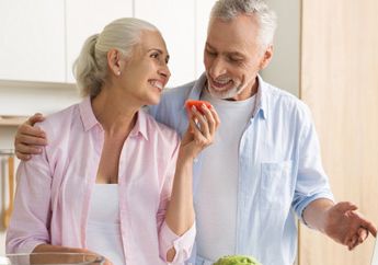 8 Tips Tetap Sehat dan Bugar di Usia Tua, Plus Nggak Gampang Sakit!