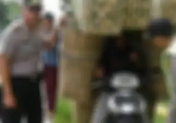 Sanksi Penjara untuk Pemotor yang Bawa Barang Berlebihan 