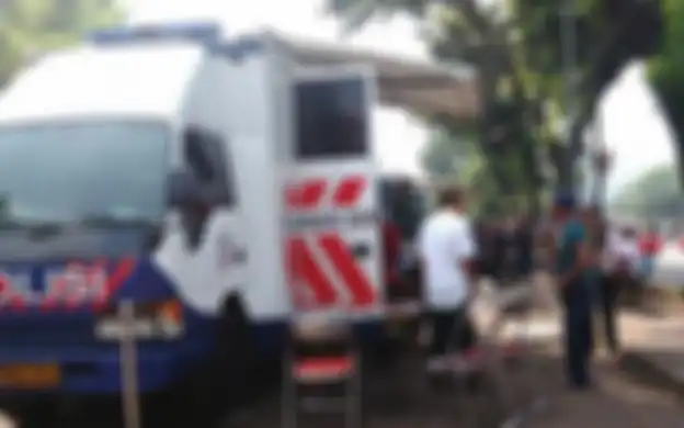 Layanan SIM Keliling di parkiran seberang Taman Makam Pahlawan Kalibata 