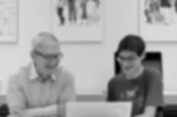 Tim Cook dan Liam Rosenfeld