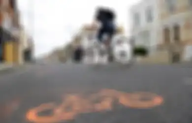 Viral Rombongan Ride Bike di Jalur yang Salah, Ini Aturan Benarnya!