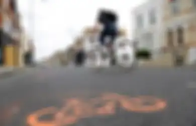 Viral Rombongan Ride Bike di Jalur yang Salah, Ini Aturan Benarnya!