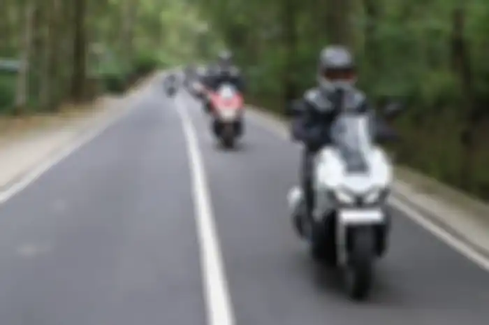 Riding di Bali dengan skuto Honda ADV150, begini cara melakukan pengereman mendadak saat riding