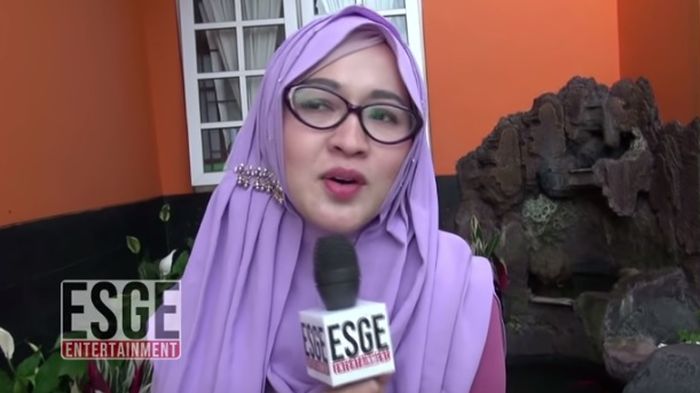 Okie Agustina berbagi pengalamannya berumah tangga saat alami pasang surut perekonomian