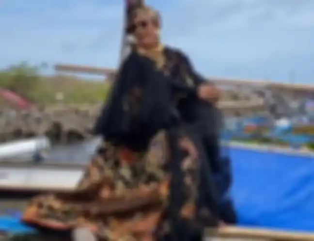 Gaya Susi Pudjiastuti saat jadi model
