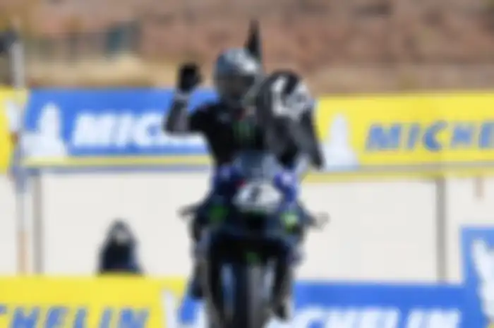 Gak Podium, Terungkap Alasan Mengharukan Maverick Vinales Kibarkan Bendera Hitam di MotoGP Aragon 2020