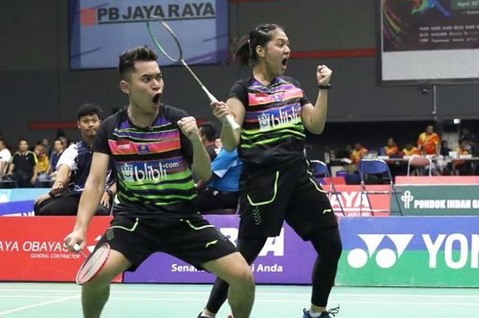 Pasangan ganda campuran Indonesia, Leo Rolly Carnando/Indah Indah Cahya Sari Jamil, berhasil meraih juara  Pembangunan Jaya Raya Junior Grand Prix 2019, di GOR Jaya Raya, Bintaro, Minggu (5/5/2019).