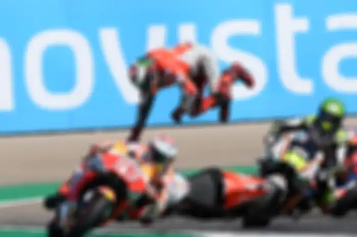 Jorge Lorenzo alami crash di lap pertama MotoGP Aragon.