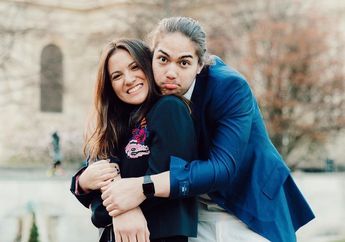 Calon Menantu Maia Estianty Marsha Aruan Padukan Kebaya dengan Celana Panjang dan Sneakers, Tampilannya yang Nyentrik Justru Curi Perhatian!