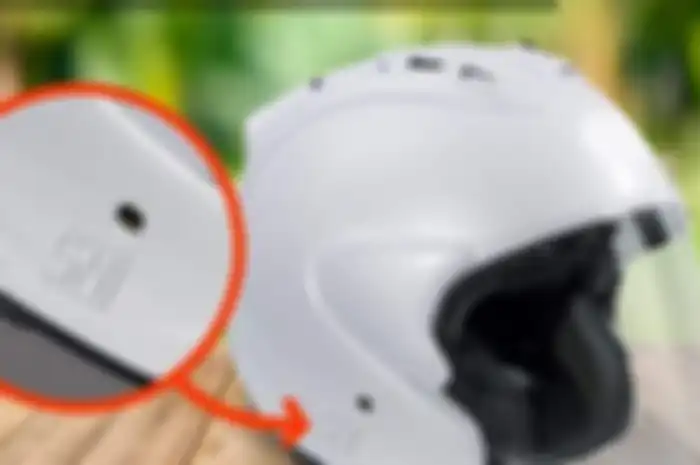 Ilustrasi kode pada helm motor