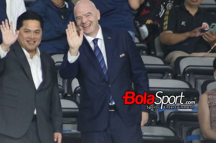 Ketua PSSI, Erick Thohir (kiri), bersama dengan presiden FIFA, Gianni Infantino, hadir dalam laga final Piala Dunia U-17 2023 di Stadion Manahan, Surakarta pada Sabtu (2/12/2023) malam hari WIB.