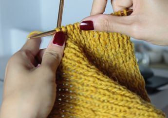 Arti Mimpi Merajut Syal Melambangkan Kabar Gembira, Simak Tafsir Lengkapnya!