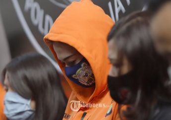 Catherine Wilson Jalani Sidang dengan Menggunakan Hijab, Kuasa Hukum: Doain Aja, Dia Juga Bilang Menyesal