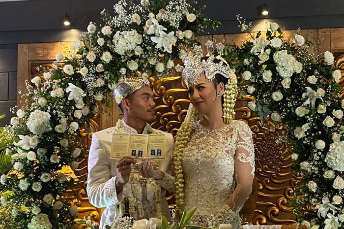 Pernikahan antara Alfath Fathier dengan Ratu Rizky Nabila.