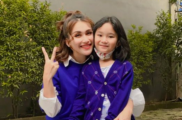 Ayu Ting Ting dan Bilqis Khumairah Razak
