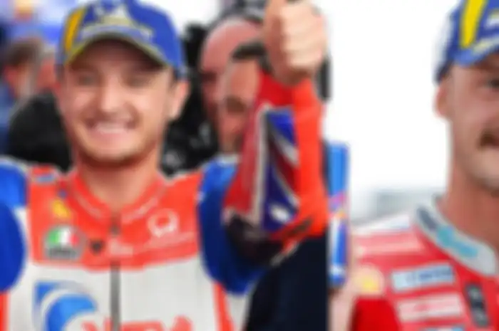 Jack Miller pole position di MotoGP Argentina 2018 (kiri) selang 4 tahun kemudian gasak pole position MotoGP Misano 2022 (kanan)