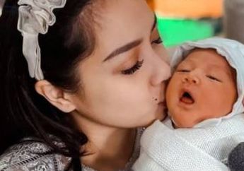 Bayi Sultan Andara Memang Istimewa! Nagita Slavina Santuy Bongkar Kado untuk Rayyanza, Adik Rafathar Kepergok Dapat Celemek Iler Seharga Jutaan Rupiah, Warganet: Bisa Buat Beli Cincin Emas 24 Karat!