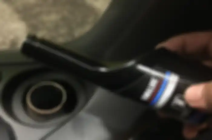 Carbon cleaner cair bisa langsung dituang ke tangki bensin