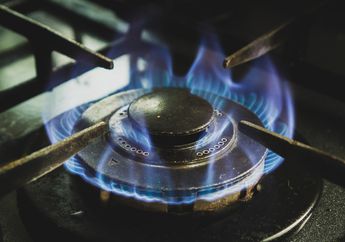Tips Agar Nyala Api Kompor Gas Jadi Biru Lagi, Langsung Praktekin!