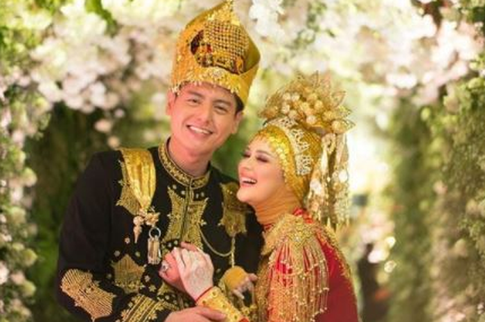 Roger Danuarta dan Cut Meyriska