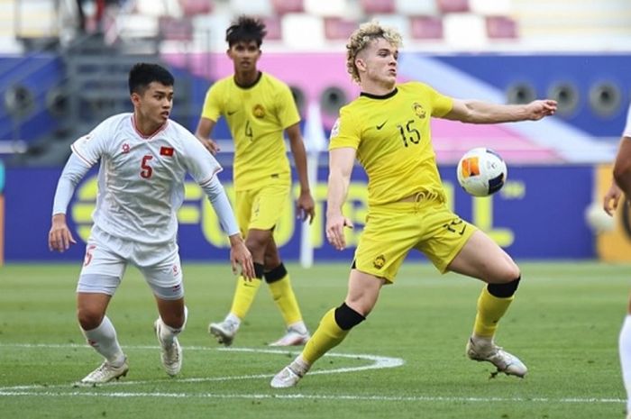 Timnas U-23 Vietnam berhasil mengalahkan Malaysia di matchday kedua fase Grup D Piala Asia U-23 2024 dengan skor 2-0, Sabtu (20/4/2024).