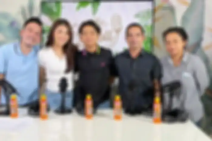 Ruben Onsu, Sarwendah, Betrand Peto, Ferdy, dan Vivi.
