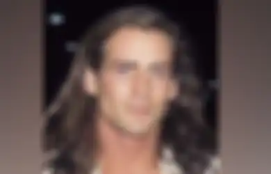 Joe Lara, Pemeran Tarzan Meninggal Dunia Akibat Kecelakaan Pesawat