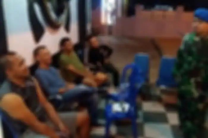 Satu pengendara ojol diringkus POM TNI AU karena mengaku jadi anggota TNI AU