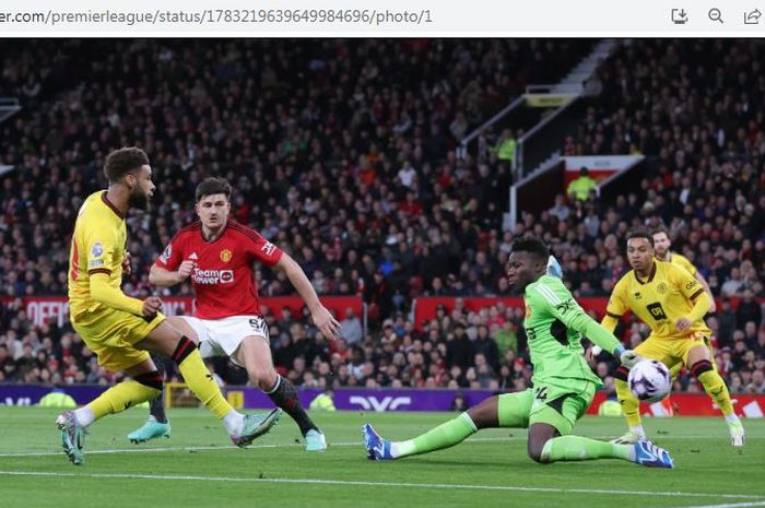 Momen Andre Onana kebobolan gol pertama akibat kesalahnnya sendiri dalam duel Man United vs Sheffield di Liga Inggris.