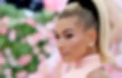 Hailey Bieber Alami Penggumpalan Darah di Otak, Waspadai Gejalanya!