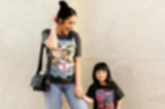 Nindy Ayunda dan putrinya
